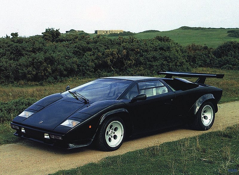 1982 Lamborghini Countach navy fsv=KRM.jpg (136864 bytes)