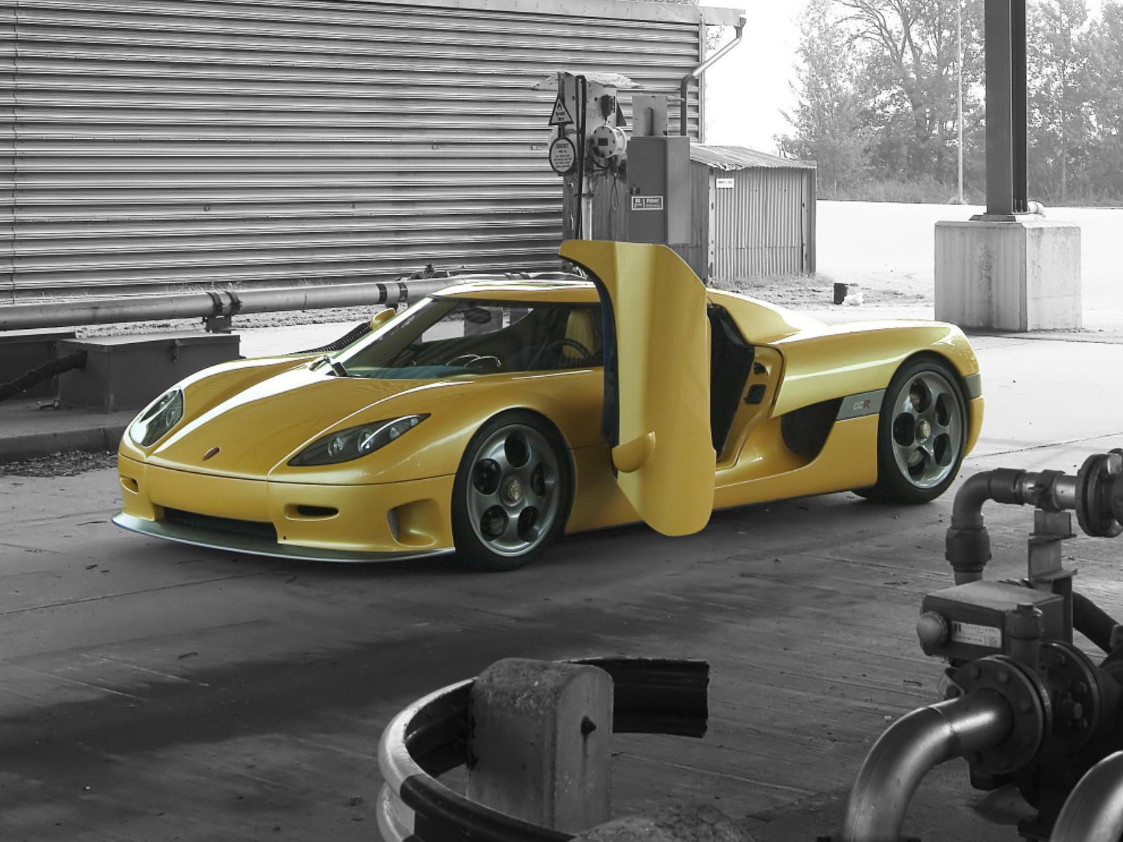 http://www.justinssite.com/koenigsegg_ccr-25.jpg